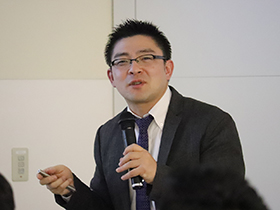 伊藤氏