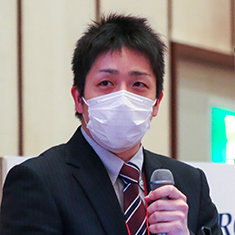 川上氏
