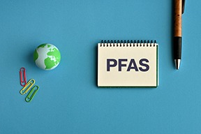 【10/13 Web開催】PFAS規制の最新動向と除去・分解技術の研究開発